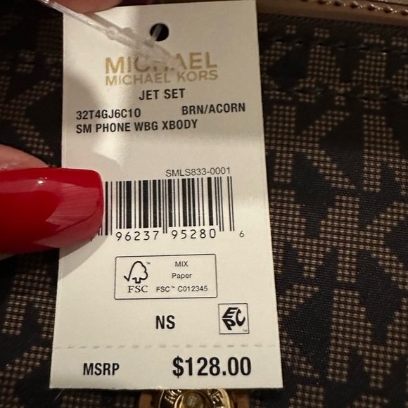 NEW! Michael Kors Monogram small Crossbody Bag - Picture 2 of 9